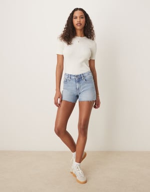 Calvin Klein Jeans mellan hög midja denimshorts i ljus tvätt