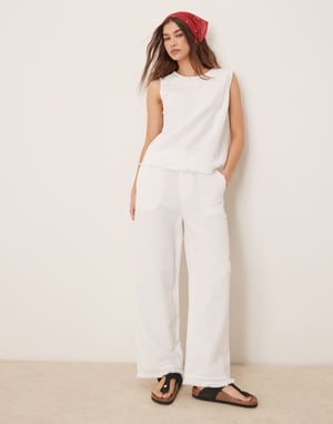 ASOS DESIGN linneblandning raka byxor med fransar i nederkant i vitt