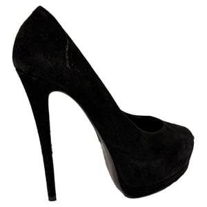 Giuseppe Zanotti Round-Toe Platform Pumps in Black Suede
