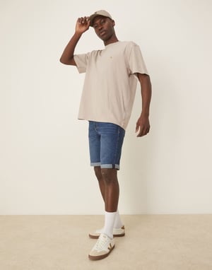 Calvin Klein Jeans slim vänd upp denimshorts i mörk tvätt