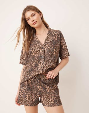 ASOS DESIGN boxer short in waffle leopard print