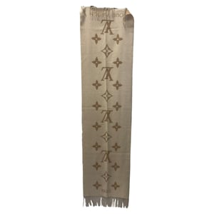 Louis Vuitton Reykjavik Fringed Scarf in Beige Cashmere