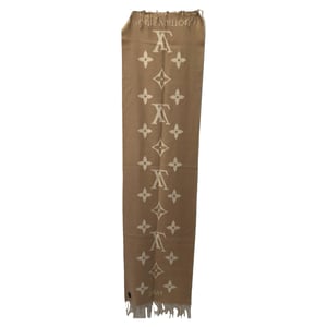 Louis Vuitton Reykjavik Fringed Scarf in Beige Cashmere