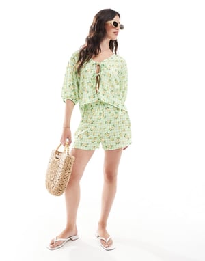 ASOS DESIGN knytframskjorta set i grön rutigt blommönster