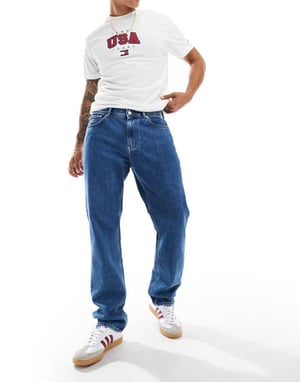 Tommy Jeans Ethan avslappnade raka jeans i medelljus tvätt