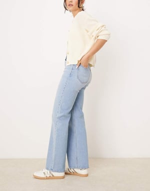 Abercrombie & Fitch 90-tals avslappnade högmidjade jeans i medel/ljust tvättad blå