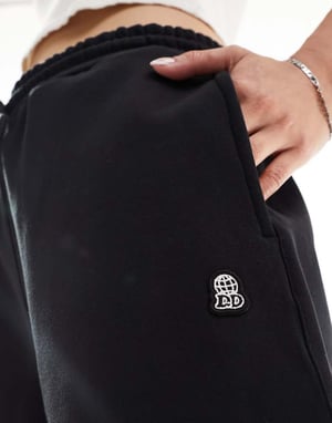 Dr Denim unisex Madden jogger-stil shorts i svart