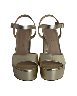 Stuart Weitzman Ryder 95 Platform Sandals in Gold Leather
