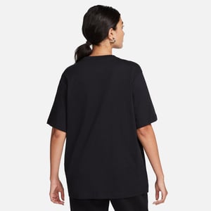 Women's Nike Logo T Shirt Womens in .Black/White