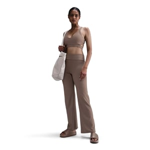 Women's Nike W Nk Df 1 Hr Fl in Mink Brown