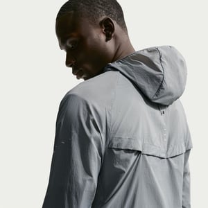 Men's Nike Stride Jacket in Smoke Grey