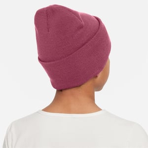 Accessories Nike NSW Peak Beanie in Sweet Beet