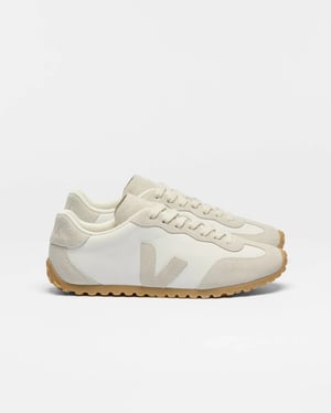 Trainers in Cream