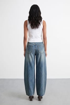 Mid Wash Barrel Jean