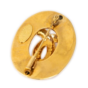 CC Oval Brooch   Broche