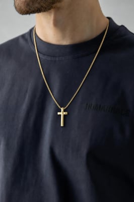 Cross Prendant Necklace In Gold