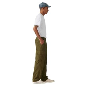 Levis Cargobyxor för män, modell Parachute, med medelhög midja och raka ben (Mörk oliv)