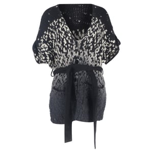 Gebreid vest met ceintuur van Stella McCartney in zwart en grijs wol.