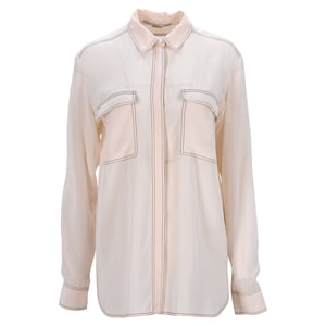 Stella McCartney overhemd met lange mouwen en twee zakken in licht perzikkleurige crêpe satijn.