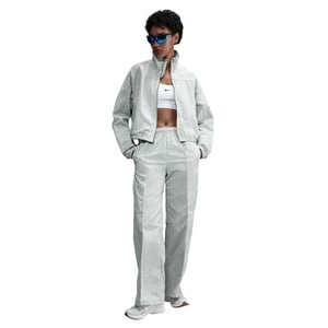 Nike Joggingbyxor för damer i vävd NSW-modell (Ljus silver/vit)