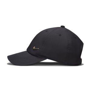 Accessories Nike Swoosh Cap Junior in Black/Flt Gold
