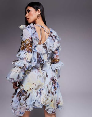 ASOS LUXE organza- och chiffontryckt asymmetrisk miniklänning med dekoration i blått västerländskt blommönster