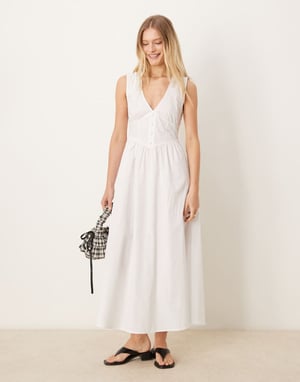 ASOS DESIGN v-ringad midiklänning med midjeband och knappar i off white