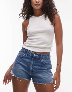 Topshop Hourglass denim A-linje mamma shorts med reva i mellanblå