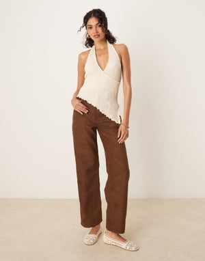 ASOS DESIGN asymmetrisk omslagstopp med halterneck i ecru