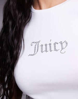 Juicy Couture diamante-logotyp rynkad t-shirt i vitt