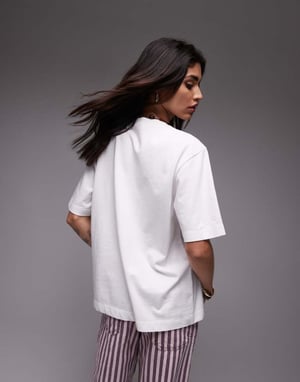 Topshop grafisk blommig premium basic t-shirt i vitt