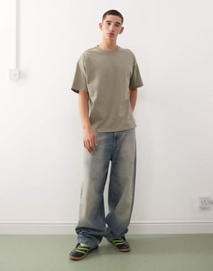 Weekday Stort boxigt oversized t-shirt i khaki