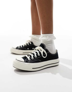 Converse Chuck 70 Ox Wide Fit sneakers i svart