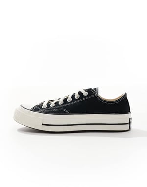 Converse Chuck 70 Ox Wide Fit sneakers i svart