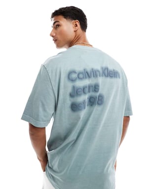 Calvin Klein Jeans logotryckt t-shirt i tvättad grå
