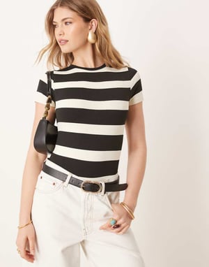 ASOS DESIGN sömlös t-shirt bodysuit i svart randig