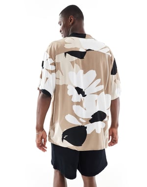 Jack & Jones revere krage abstrakt blommig skjorta i beige