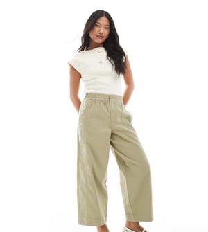 ASOS DESIGN Petite tvättade tunnlar dragsko byxor i khaki