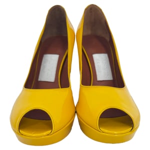 Lanvin Peep-Toe Platform Pumps in Gele Leren Lak