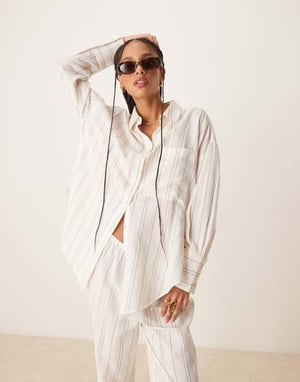 ASOS DESIGN Belle knyt-sidstrand skjorta överdrag i mono rand