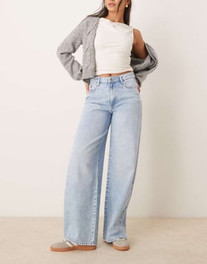 JDY Carina hög midja vida jeans i ljusblå tvätt