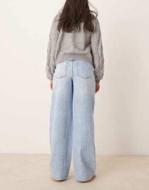 JDY Carina hög midja vida jeans i ljusblå tvätt