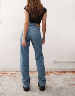 Weekday Rowe extra hög midja raka ben jeans i blått