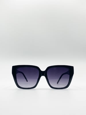 Oversized cat eye sunglasses