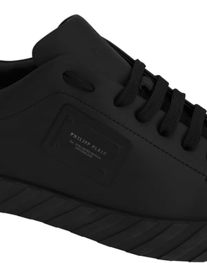 Lo-Top Sneakers Placca