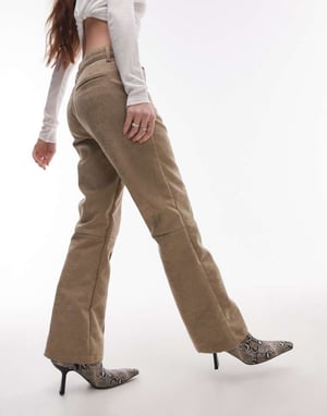Topshop imitación gam suede korta kick flare byxor i ljus beige