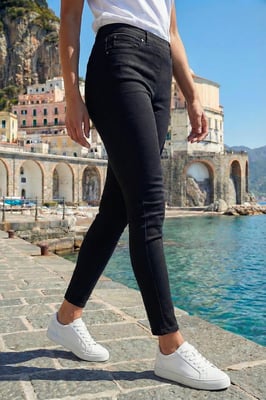 Ultimate Denim Cropped Jegging (29 Inch)