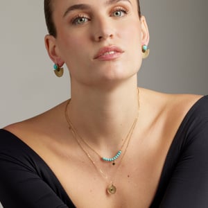 Luxenter Turquoise oorbellen afgewerkt in 18K geel goud- Ria