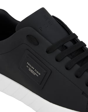 Lo-Top Sneakers Placca