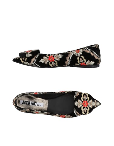 Shy By Arvid Yuki Black Print Pointed Ballet Flats